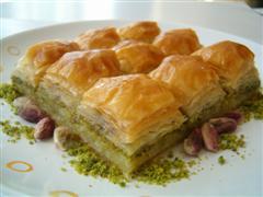 tatli siparisi essiz lezzette 1 kilo fistikli baklava  Antalya online iek siparii sitesi 