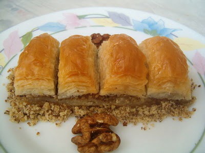 online pastane Essiz lezzette 1 kilo cevizli baklava  Antalya online cicek , cicekci 
